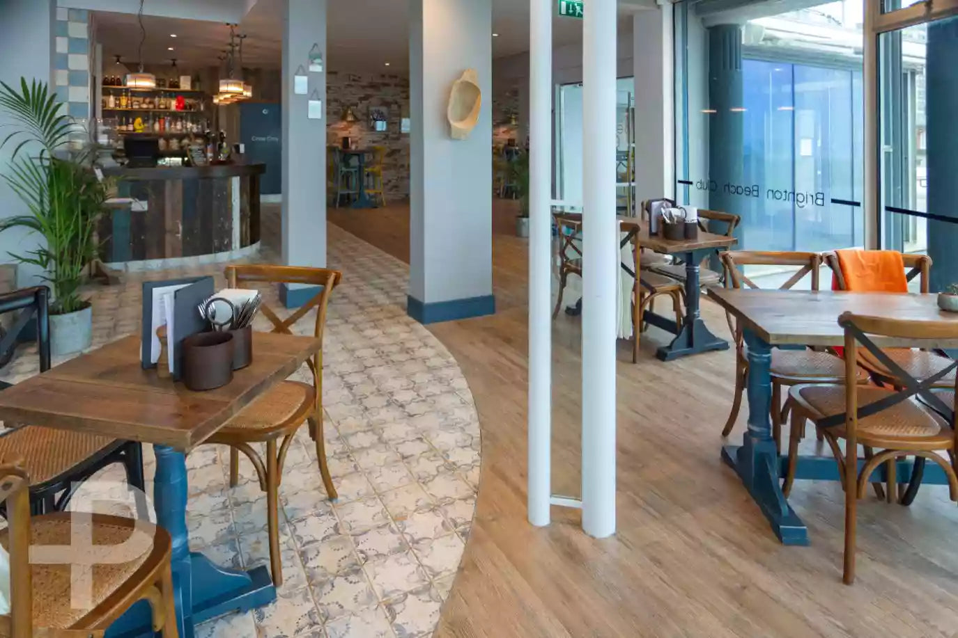 Brighton Beach Club - Formation Herringbone
