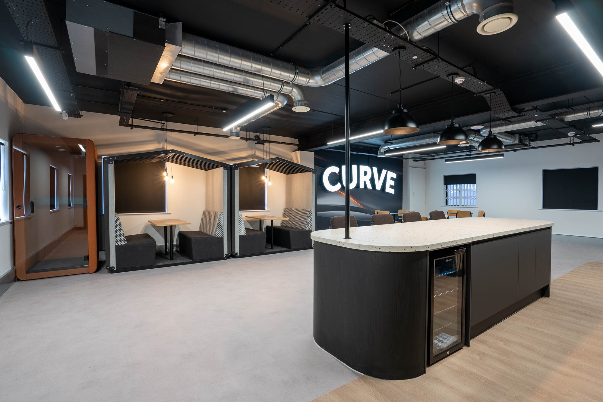 Curve Digital Office - Formation Plank