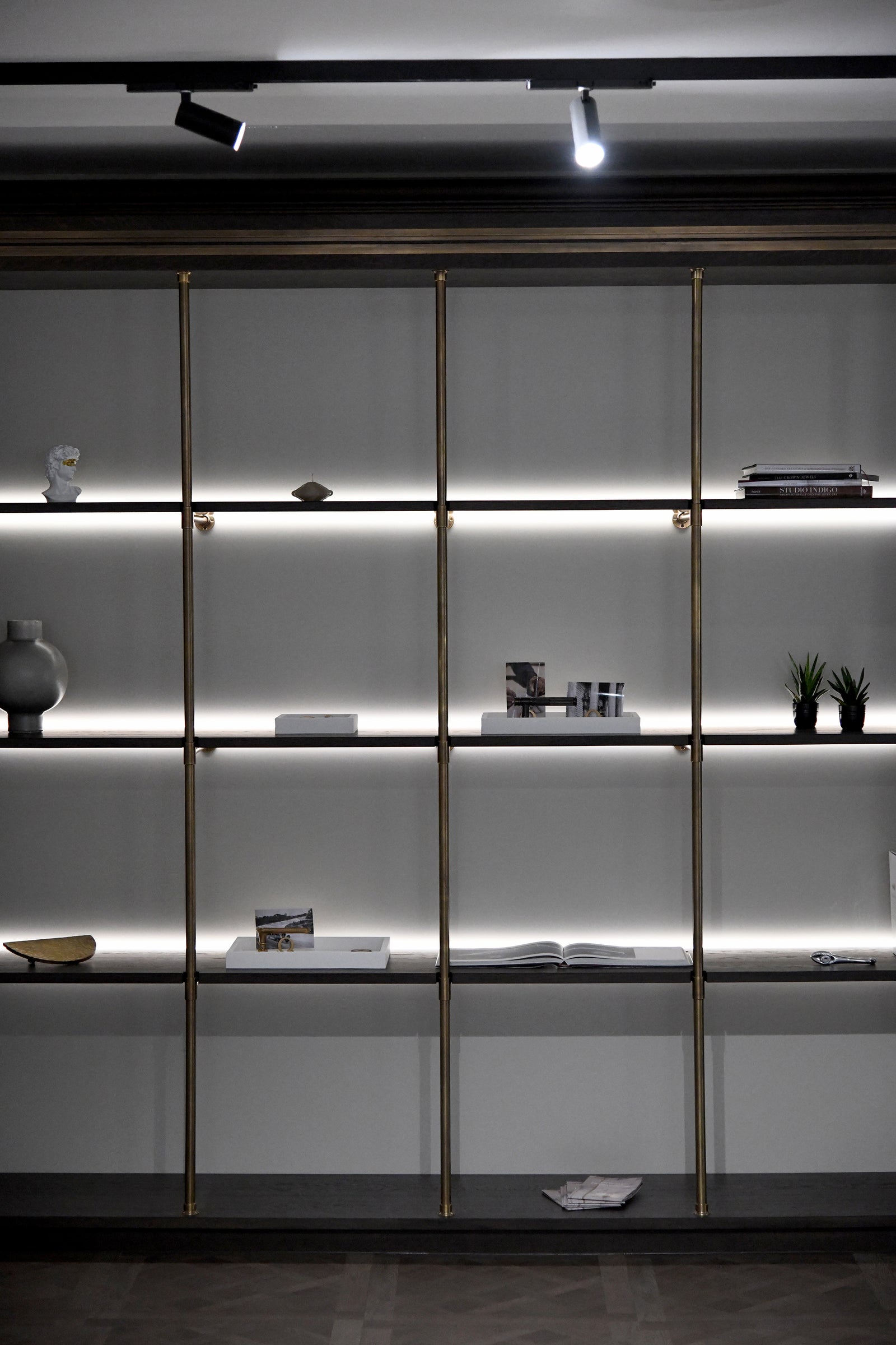 PlusFloor & Spacio - Joseph Giles