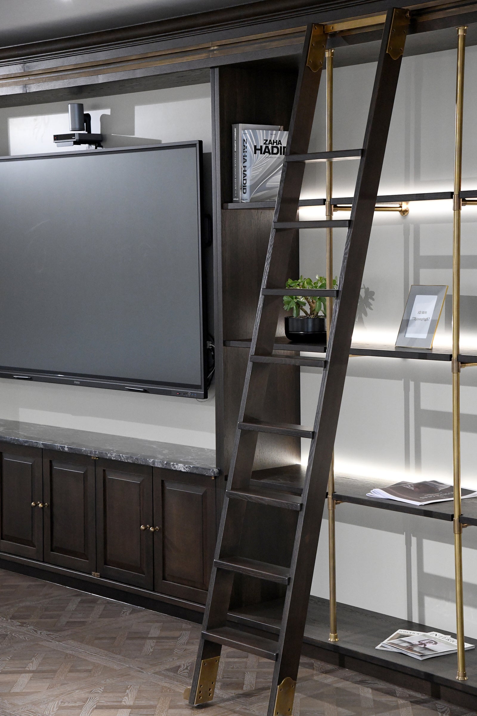 PlusFloor & Spacio - Joseph Giles