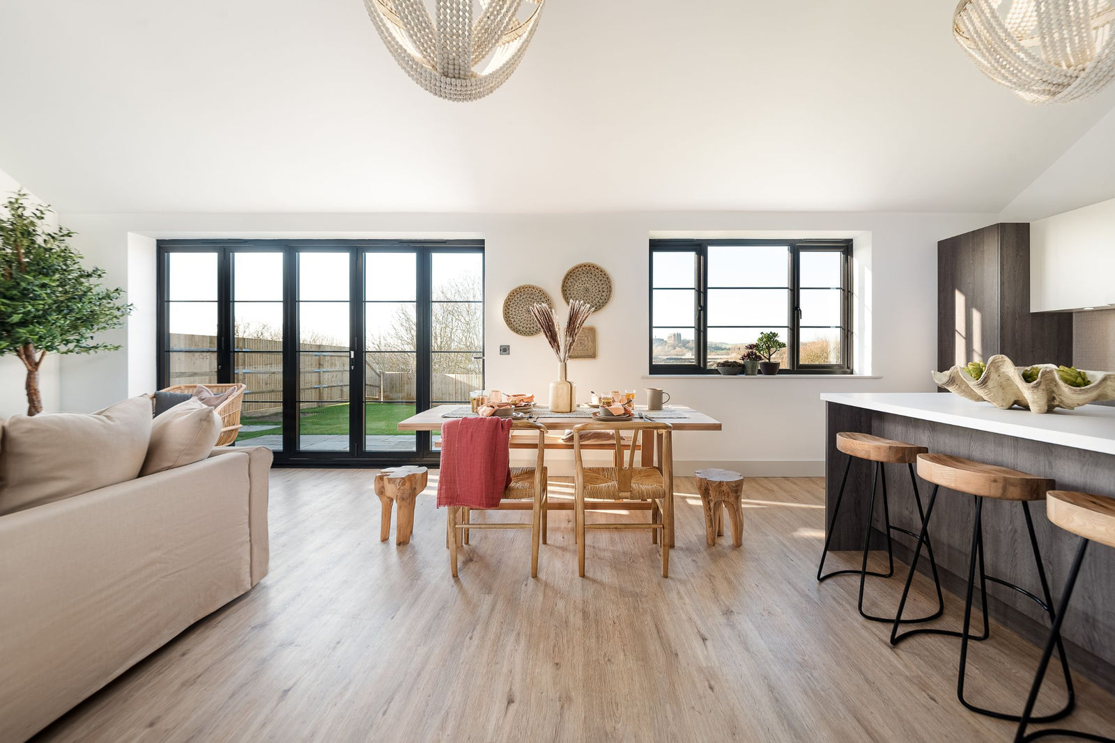 PlusFloor & Angela Cheung - Lesser Foxholes