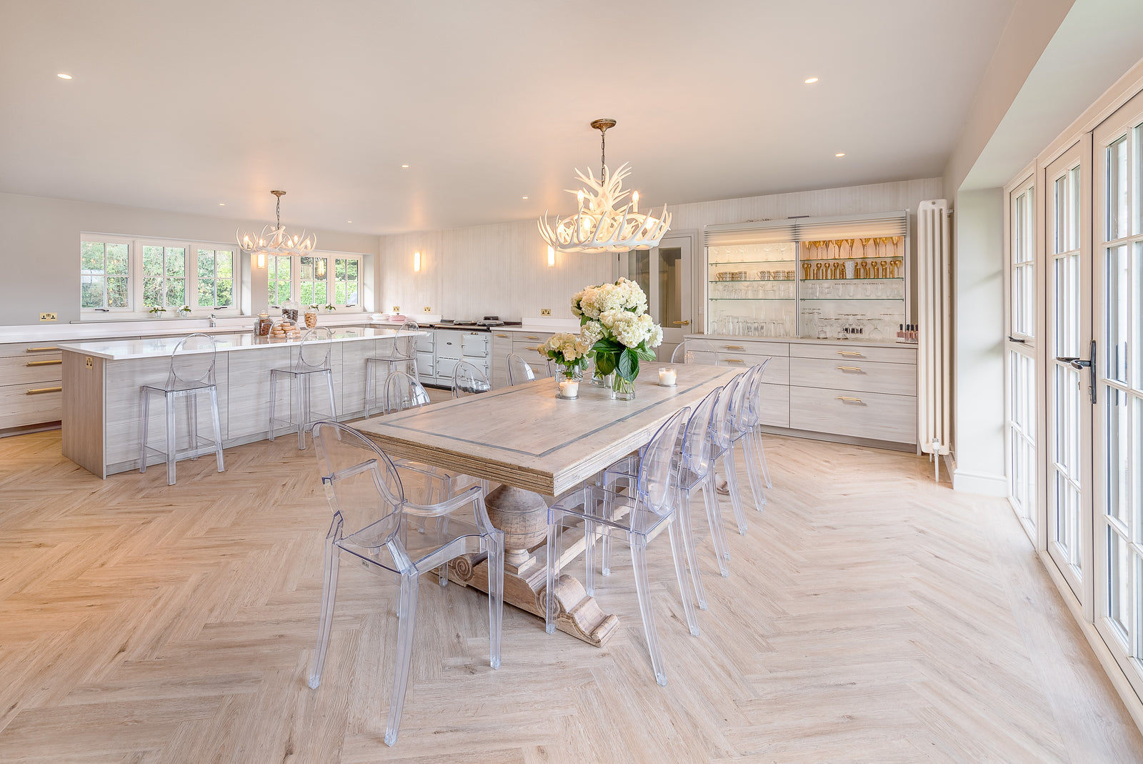 PlusFloor & Angela Cheung - Blackstone Lodge