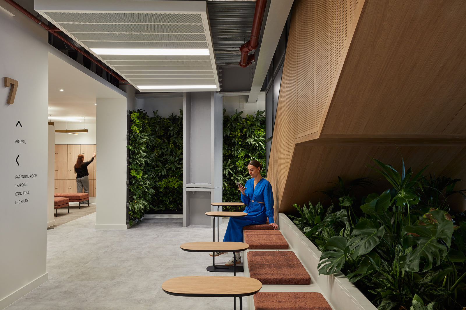 PlusFloor & M Moser Associate - HFW Workspace