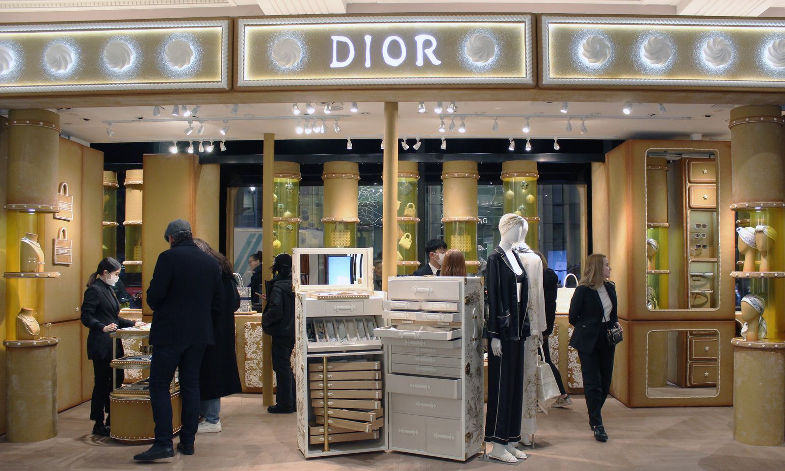 PlusFloor & L'atelier - Harrods