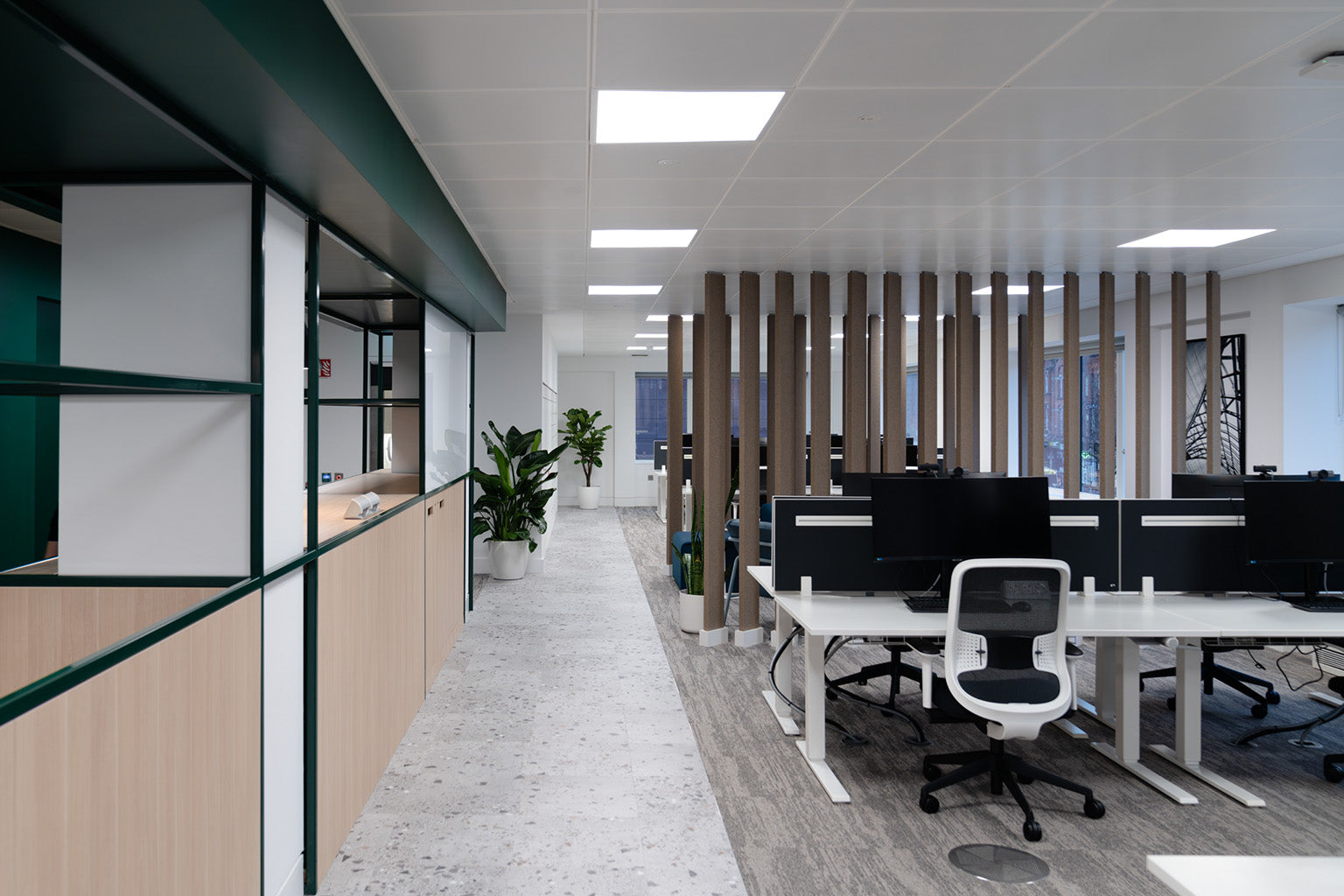 PlusFloor & Calibro Workspace - McGill & Partners Offices