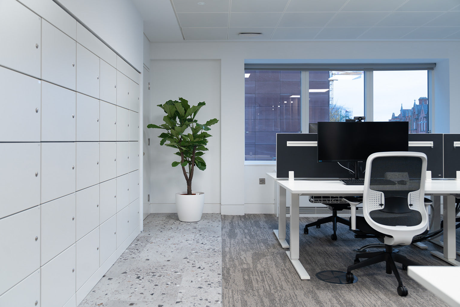 PlusFloor & Calibro Workspace - McGill & Partners Offices