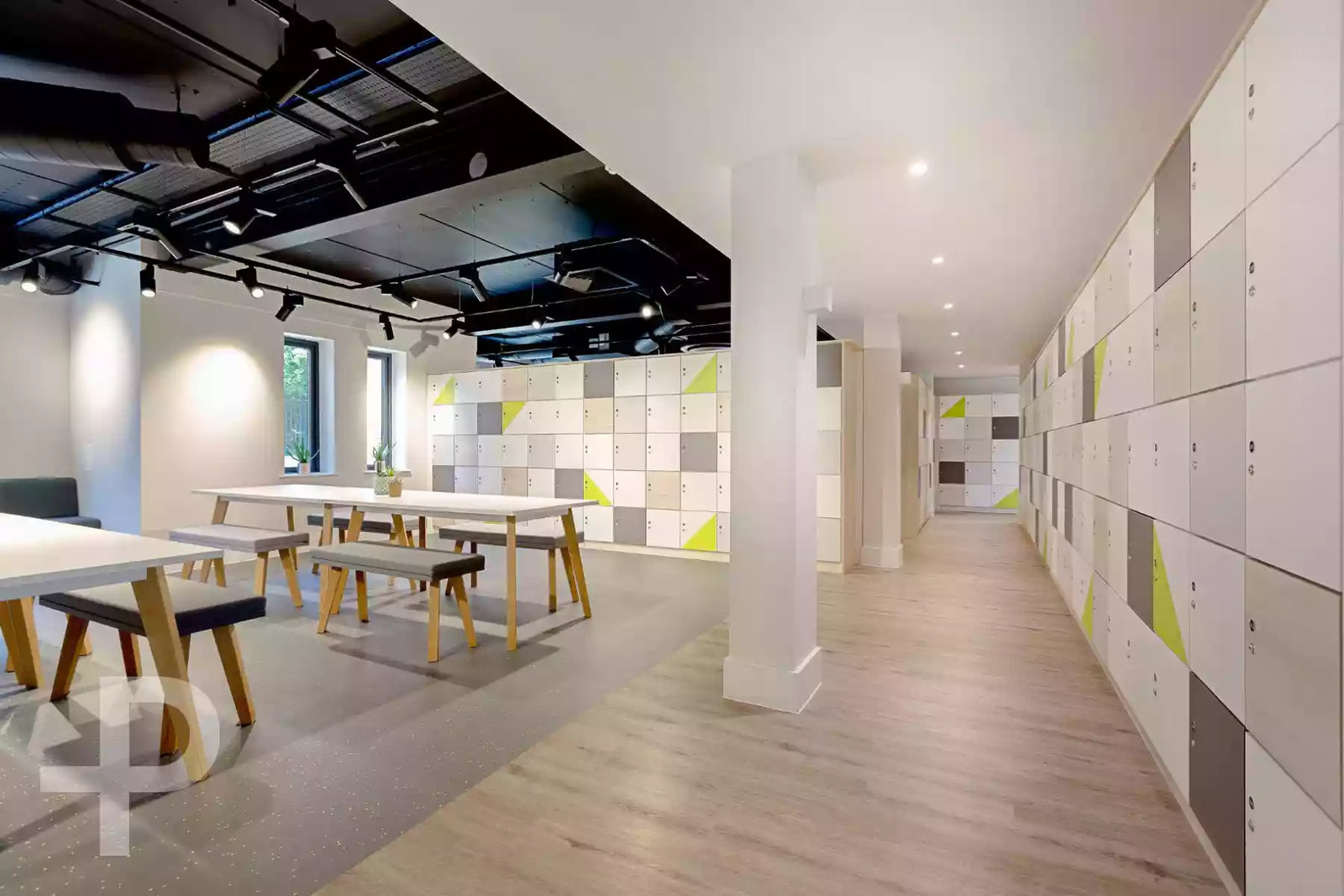 Aerial Direct - Formation Plank