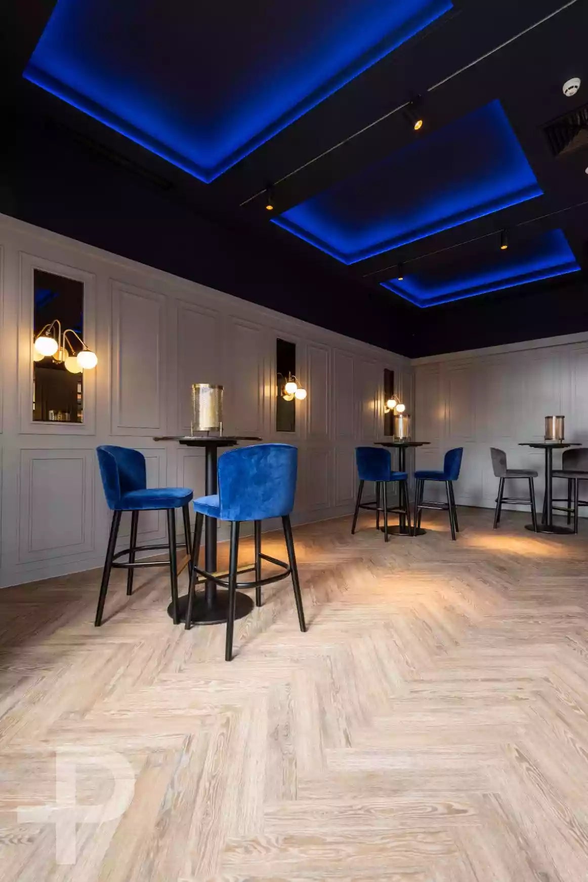 Albert's Shed - Formation Herringbone