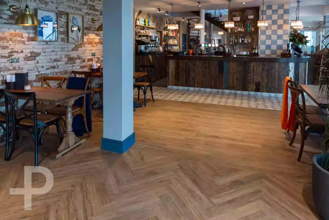 Brighton Beach Club - Formation Herringbone