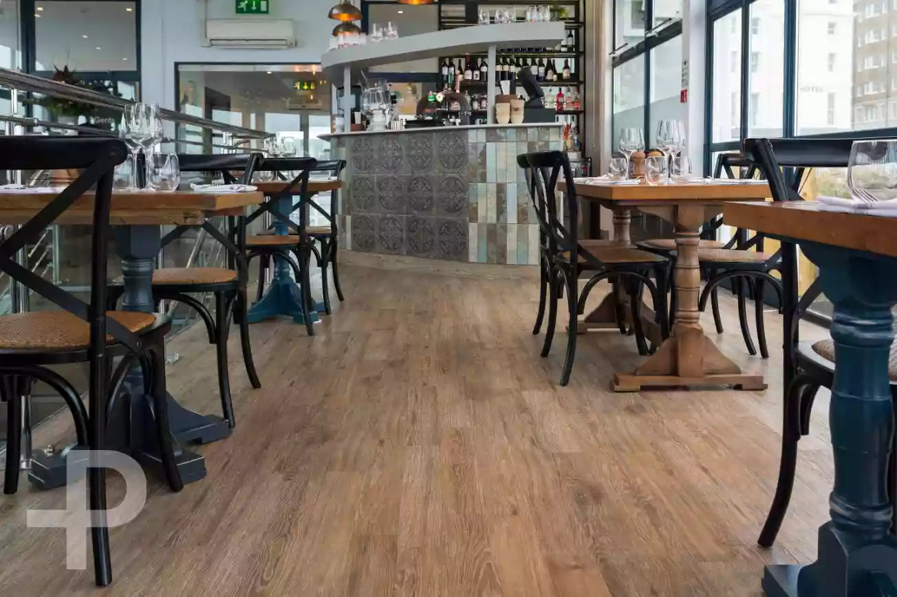 Brighton Beach Club - Formation Herringbone