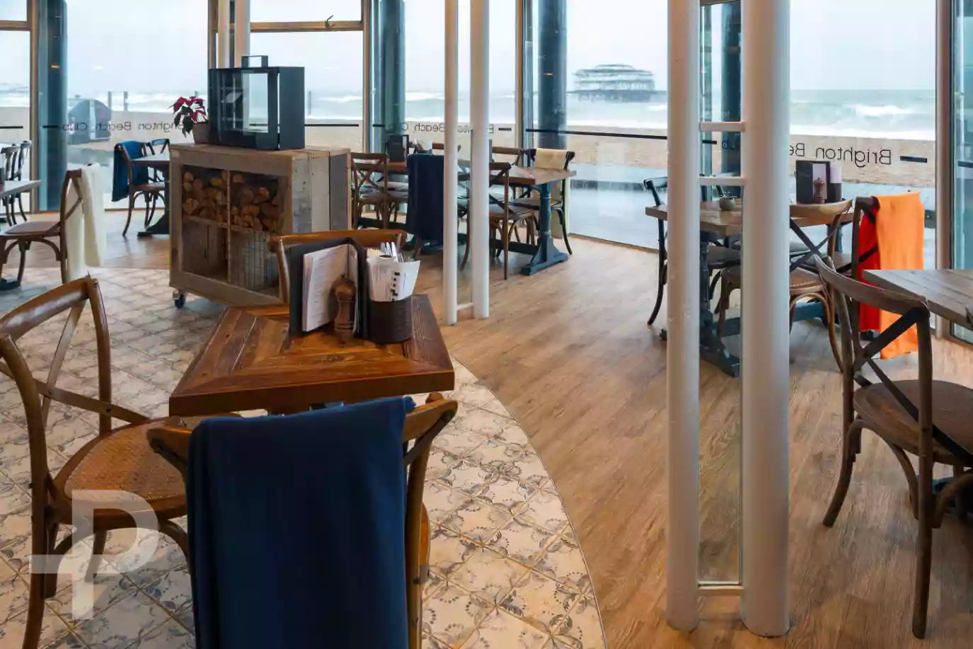 Brighton Beach Club - Formation Herringbone