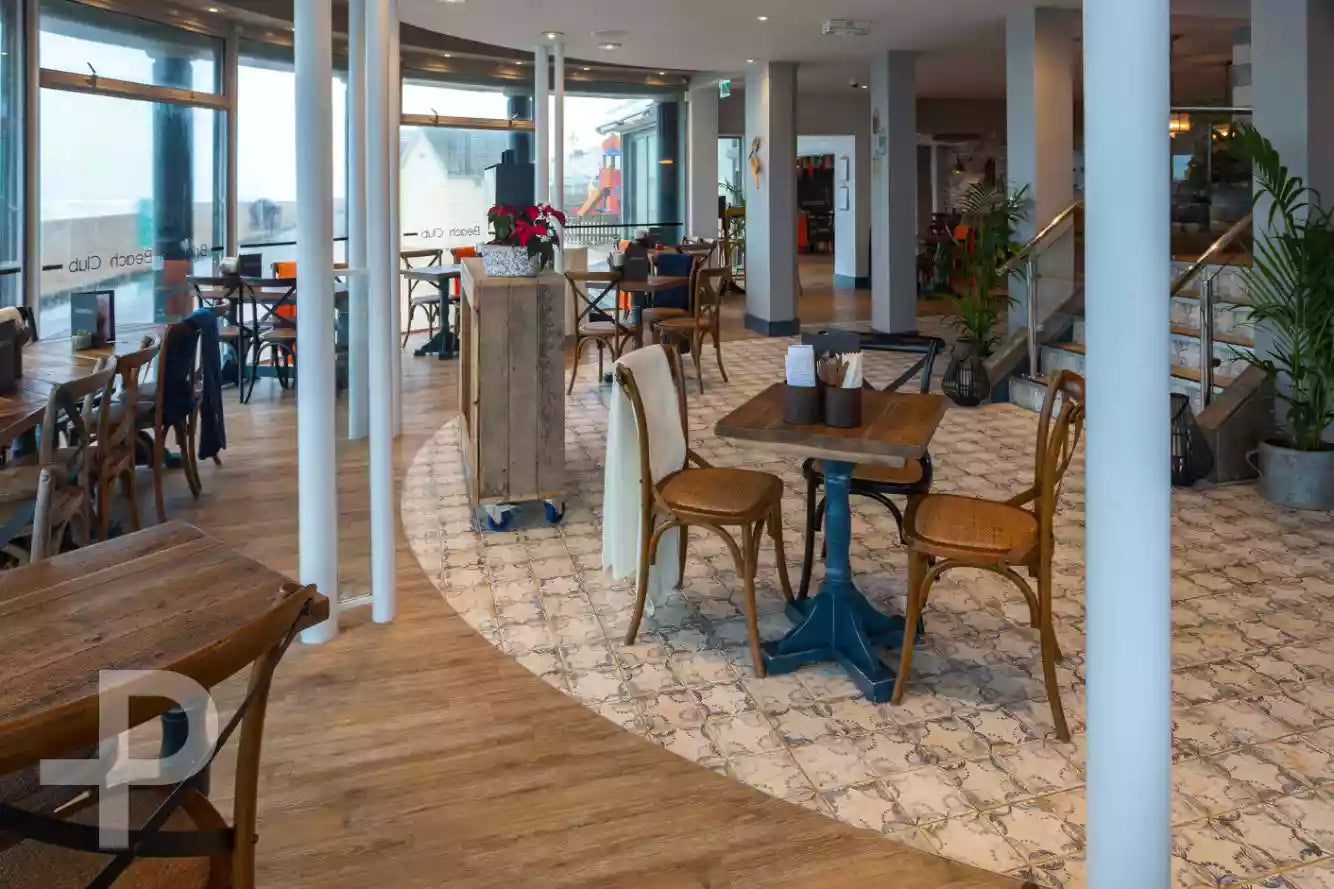 Brighton Beach Club - Formation Herringbone