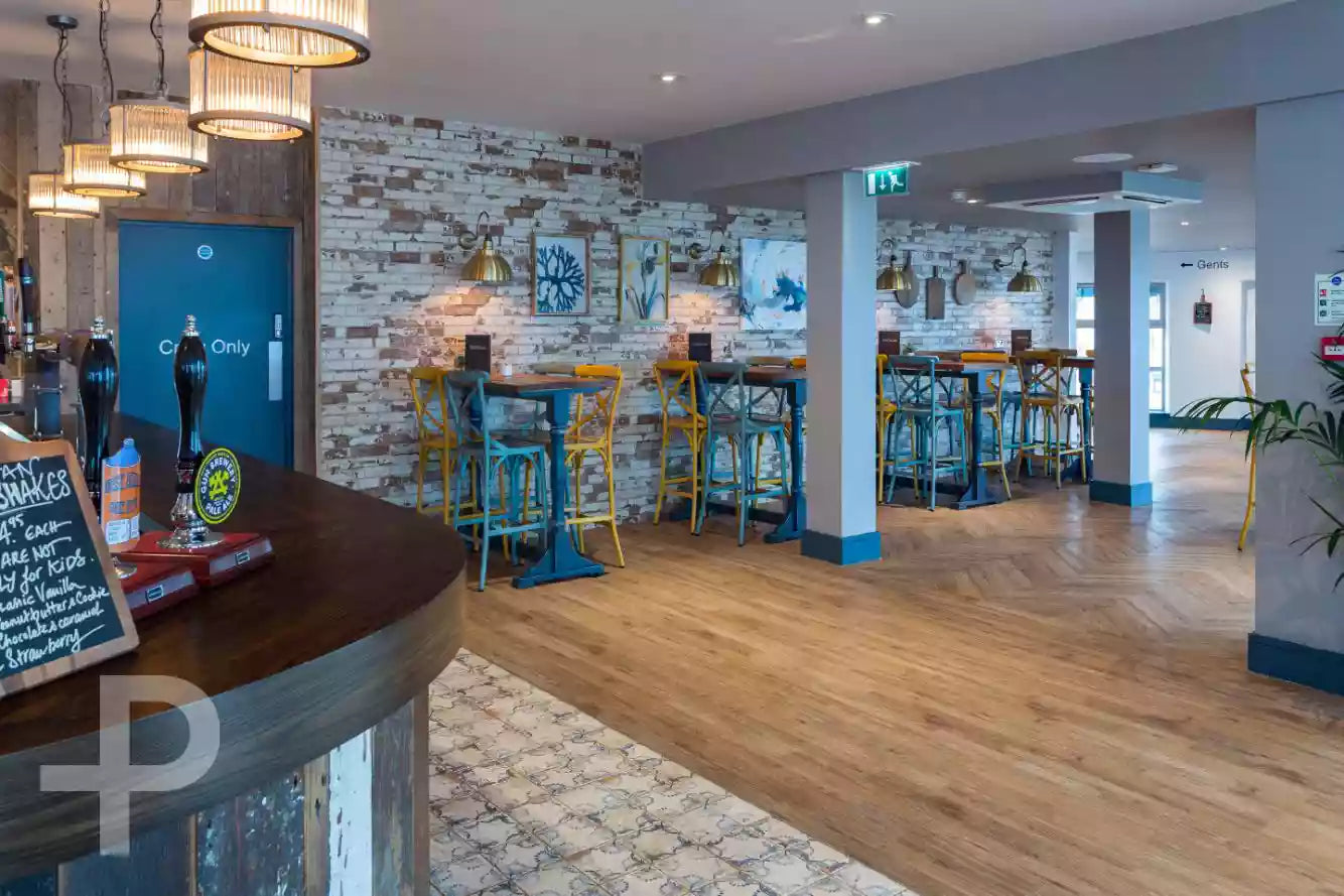 Brighton Beach Club - Formation Herringbone