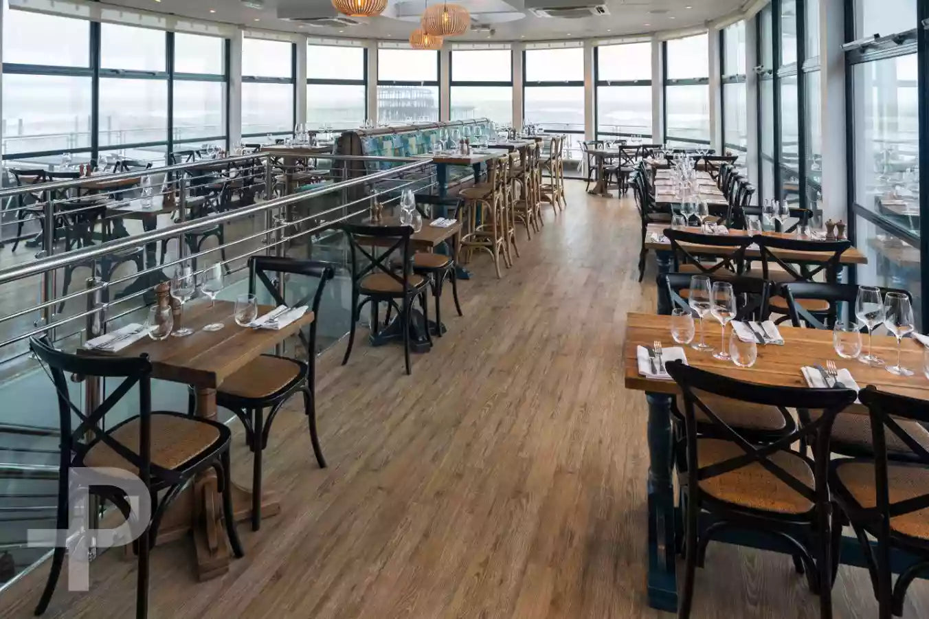 Brighton Beach Club - Formation Herringbone