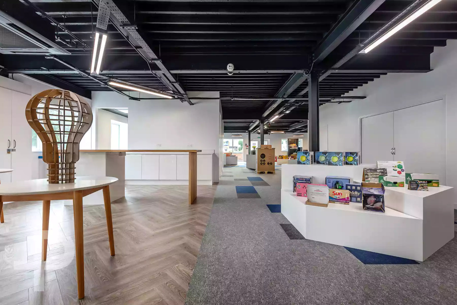 FTSE100 Manufacturer - Cloud Space, New Viileä