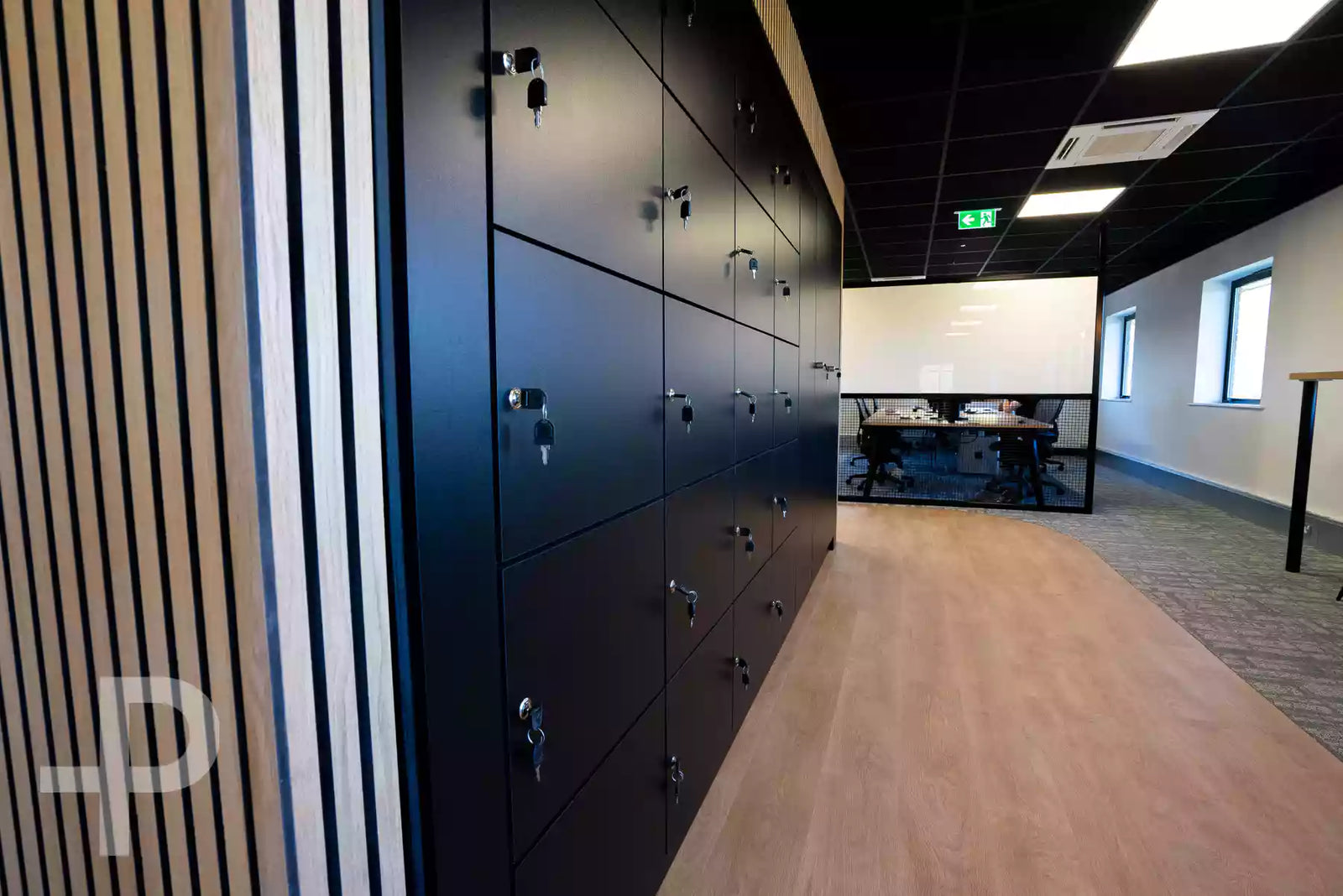 Curve Digital Office - Formation Plank