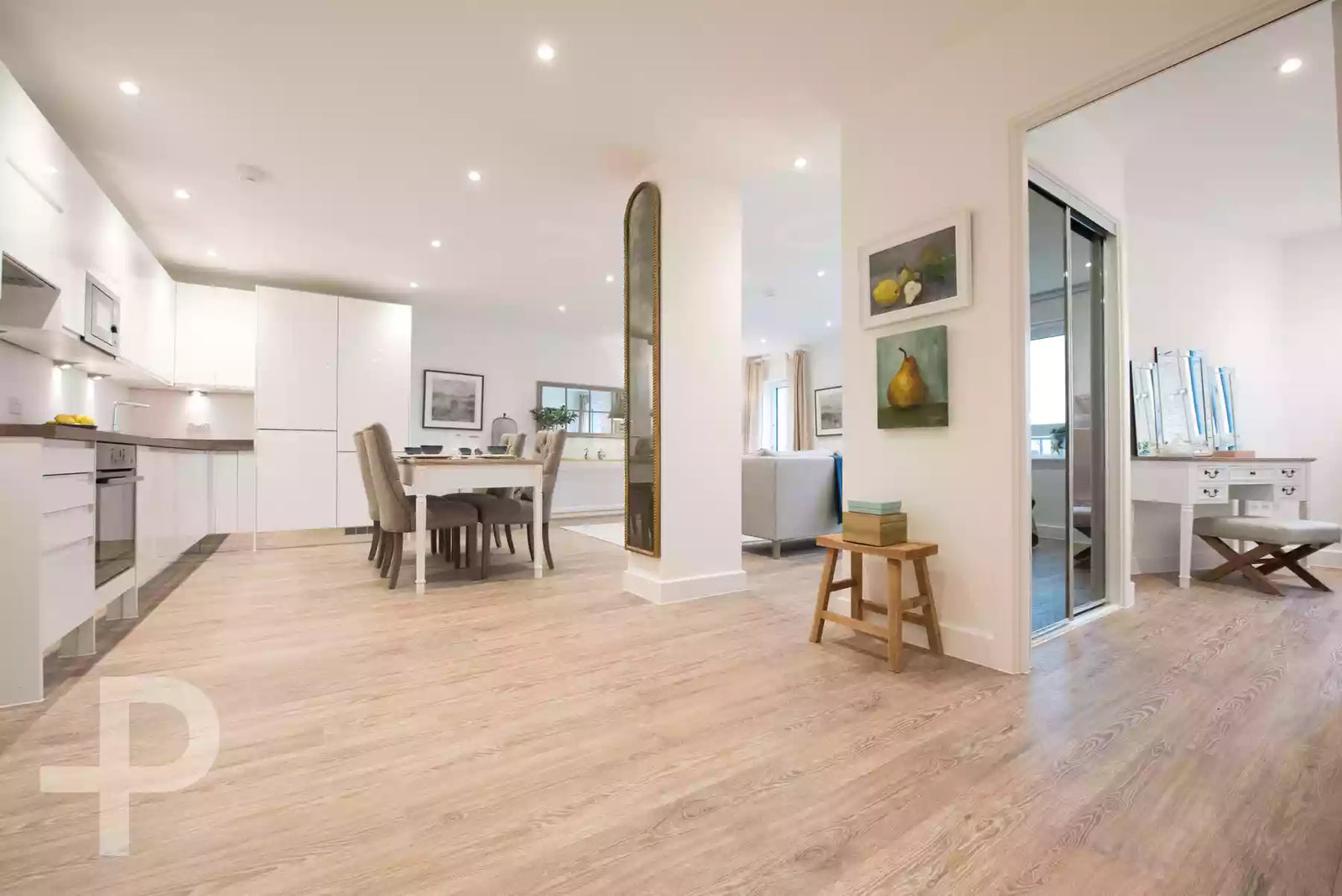 Greytown House - Formation Plank