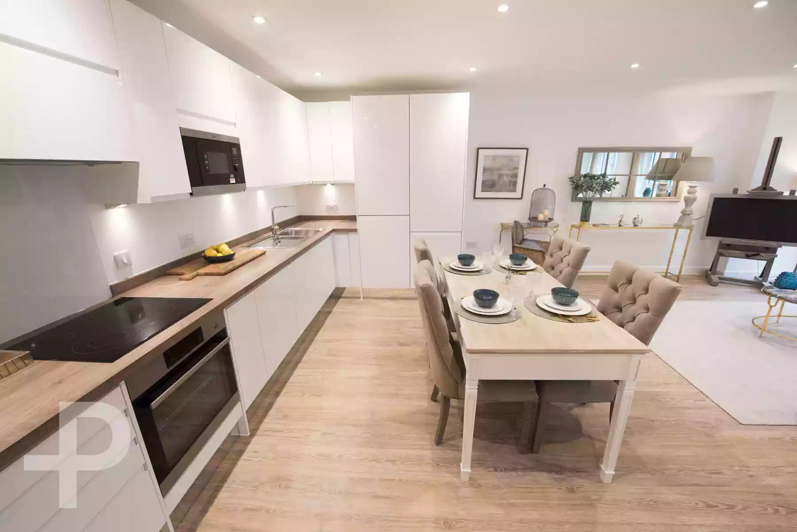 Greytown House - Formation Plank