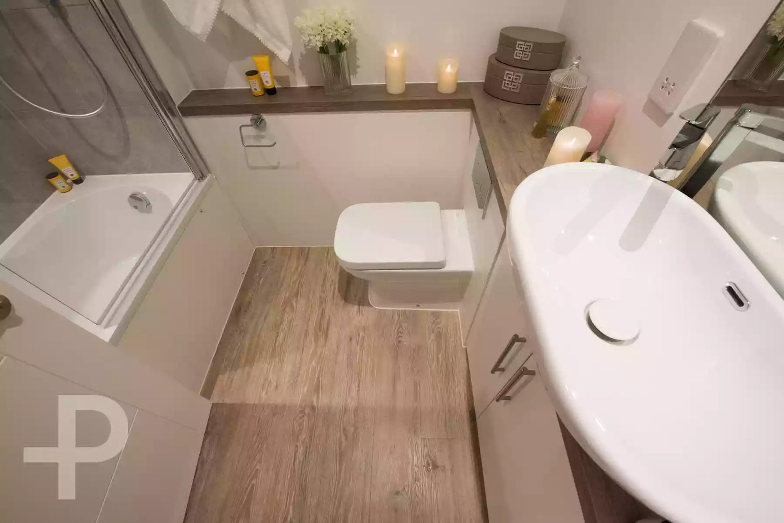 Greytown House - Formation Plank