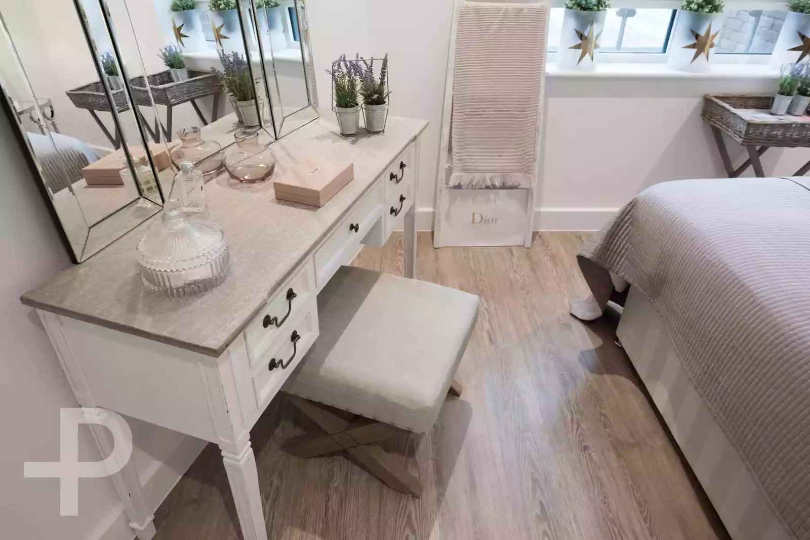 Greytown House - Formation Plank