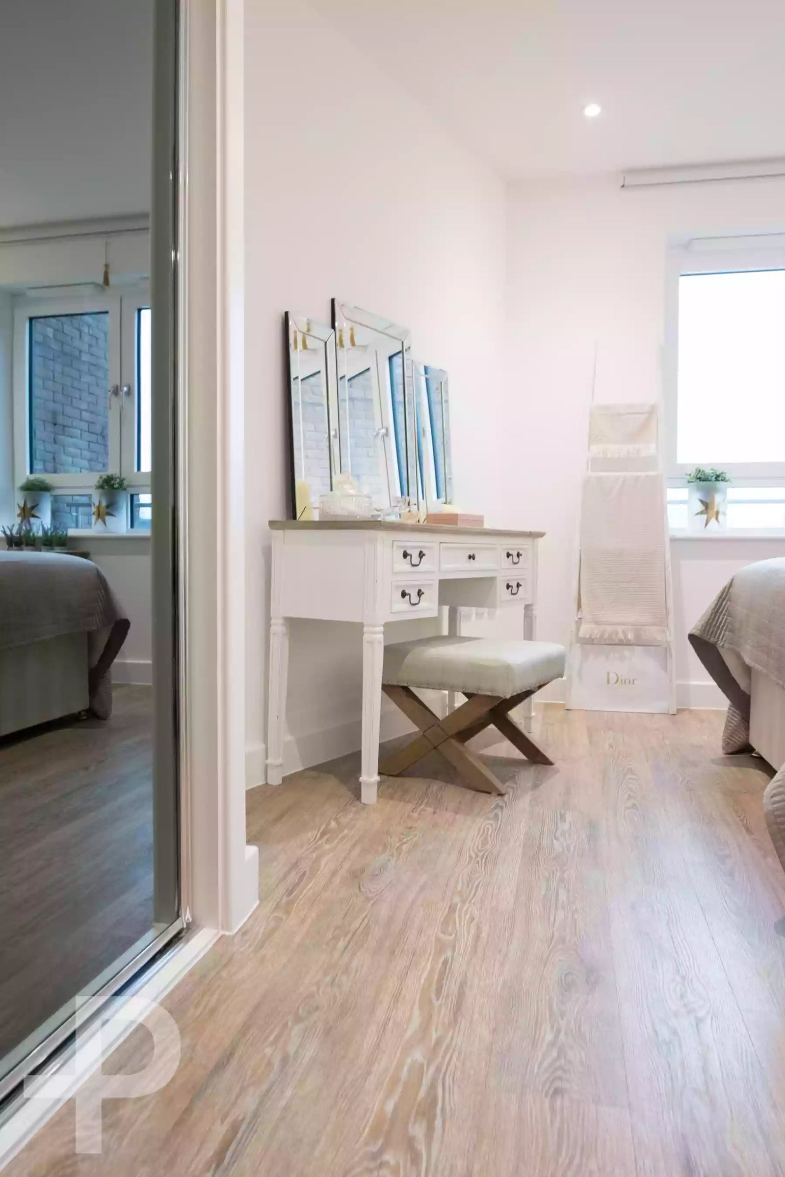 Greytown House - Formation Plank