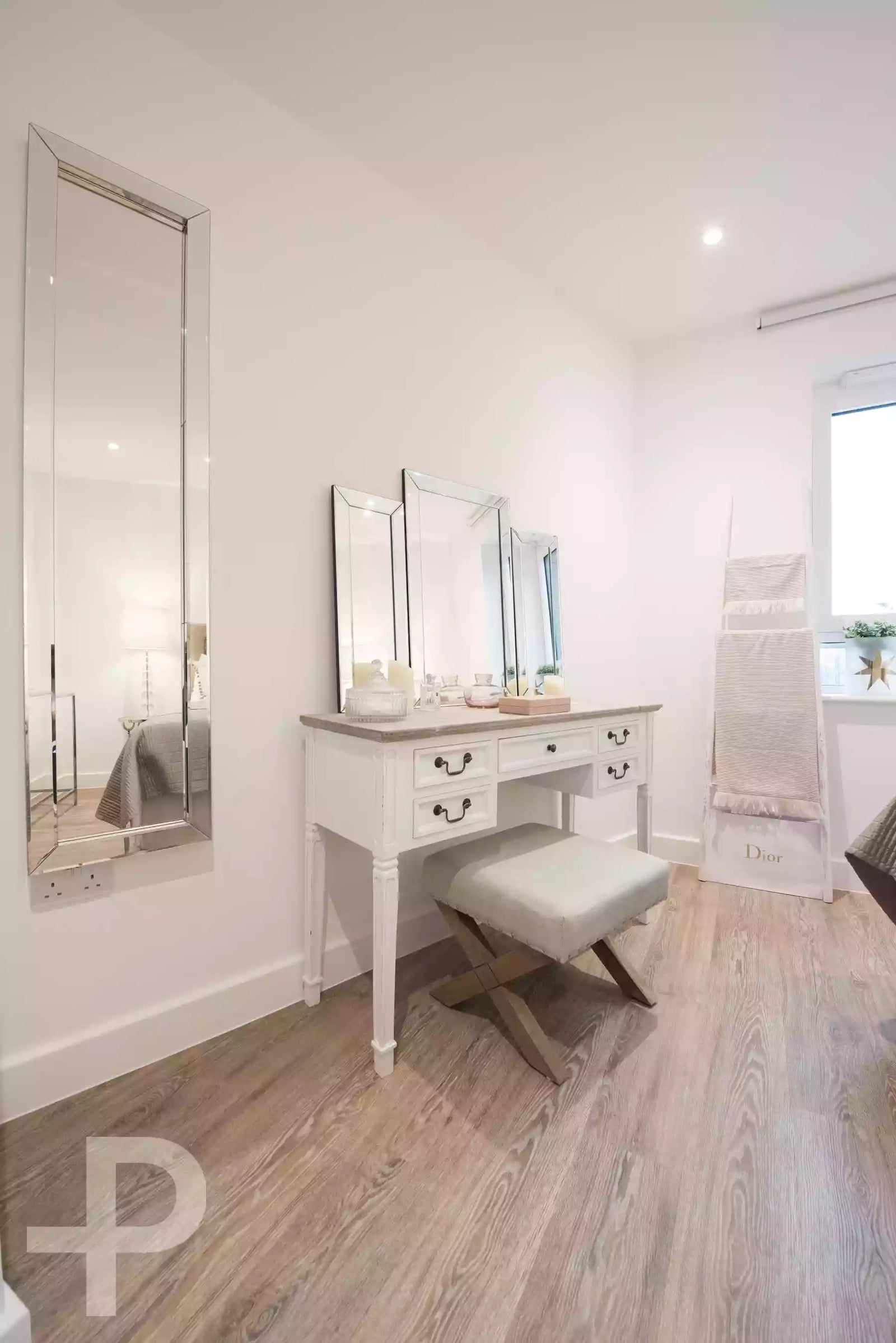 Greytown House - Formation Plank