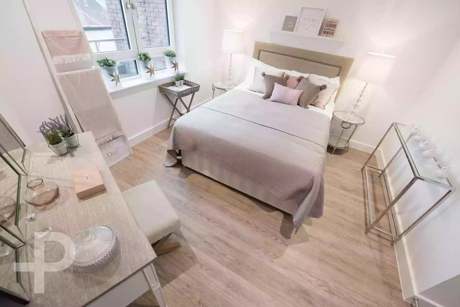 Greytown House - Formation Plank