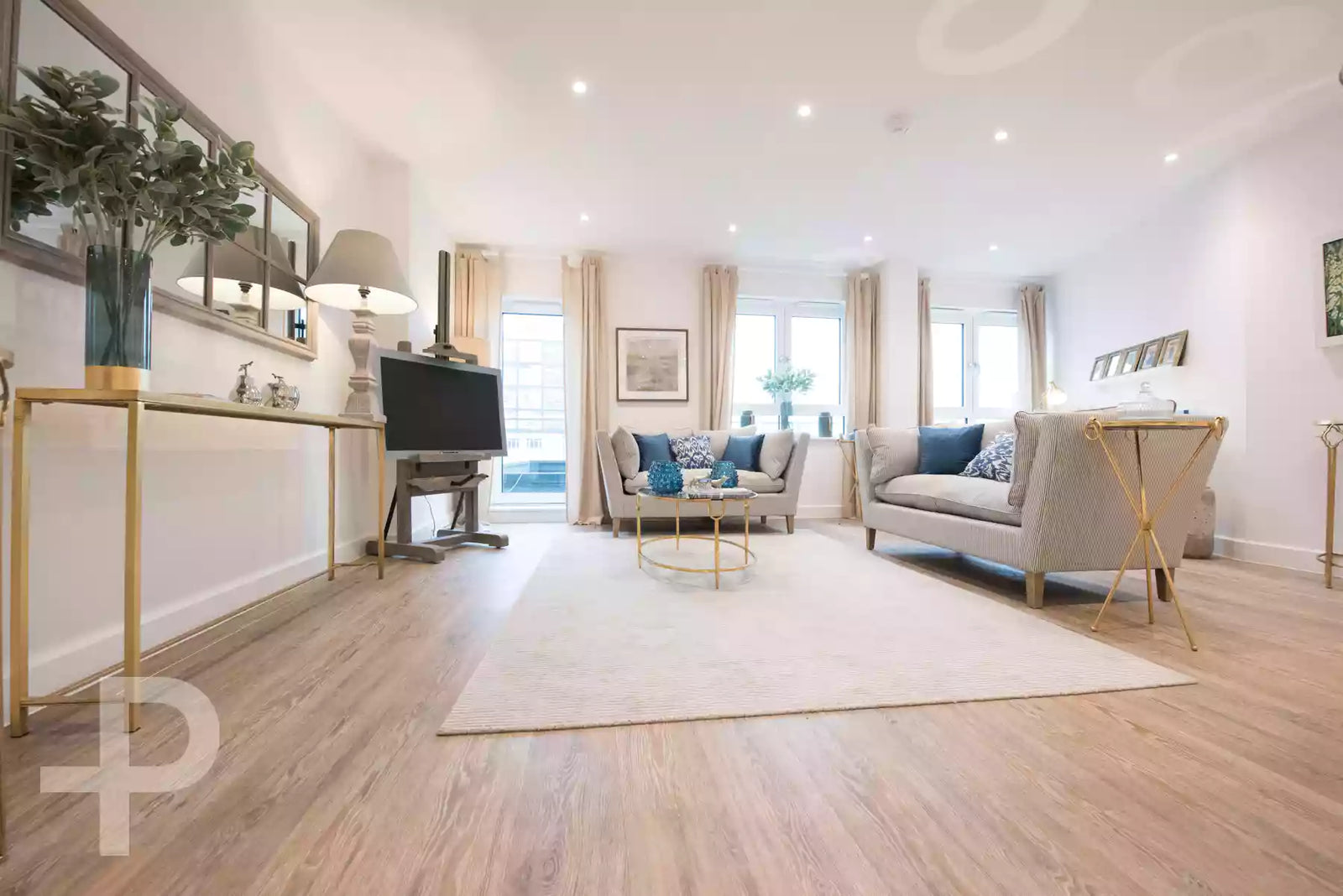 Greytown House - Formation Plank