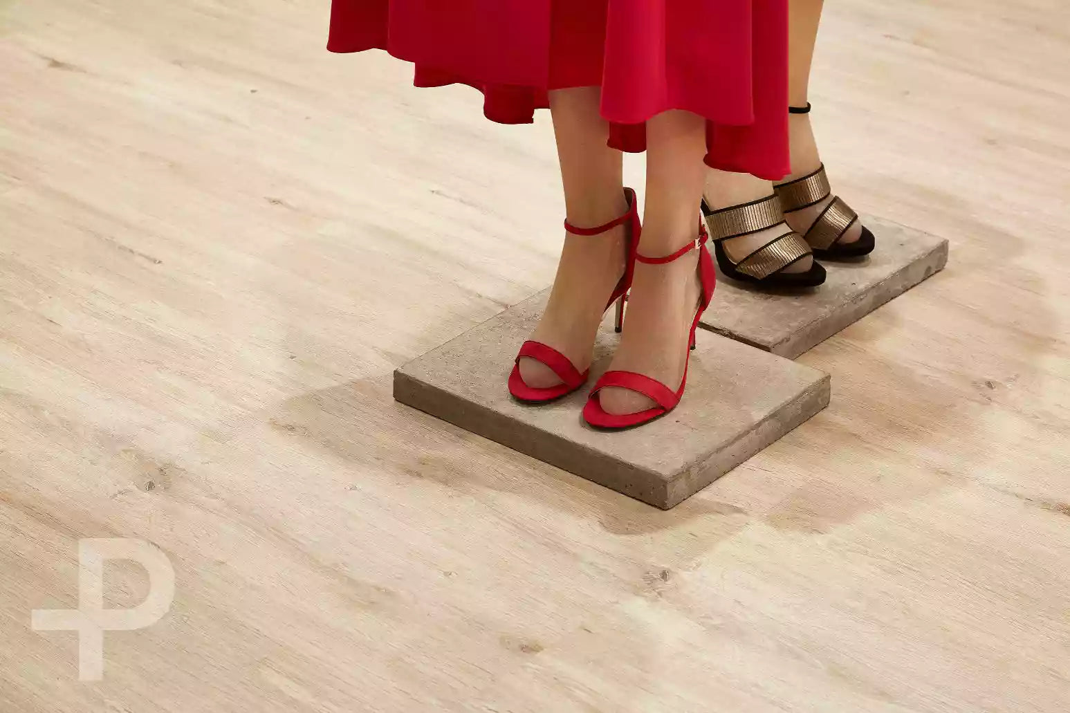 Karen Millen - Formation Plank