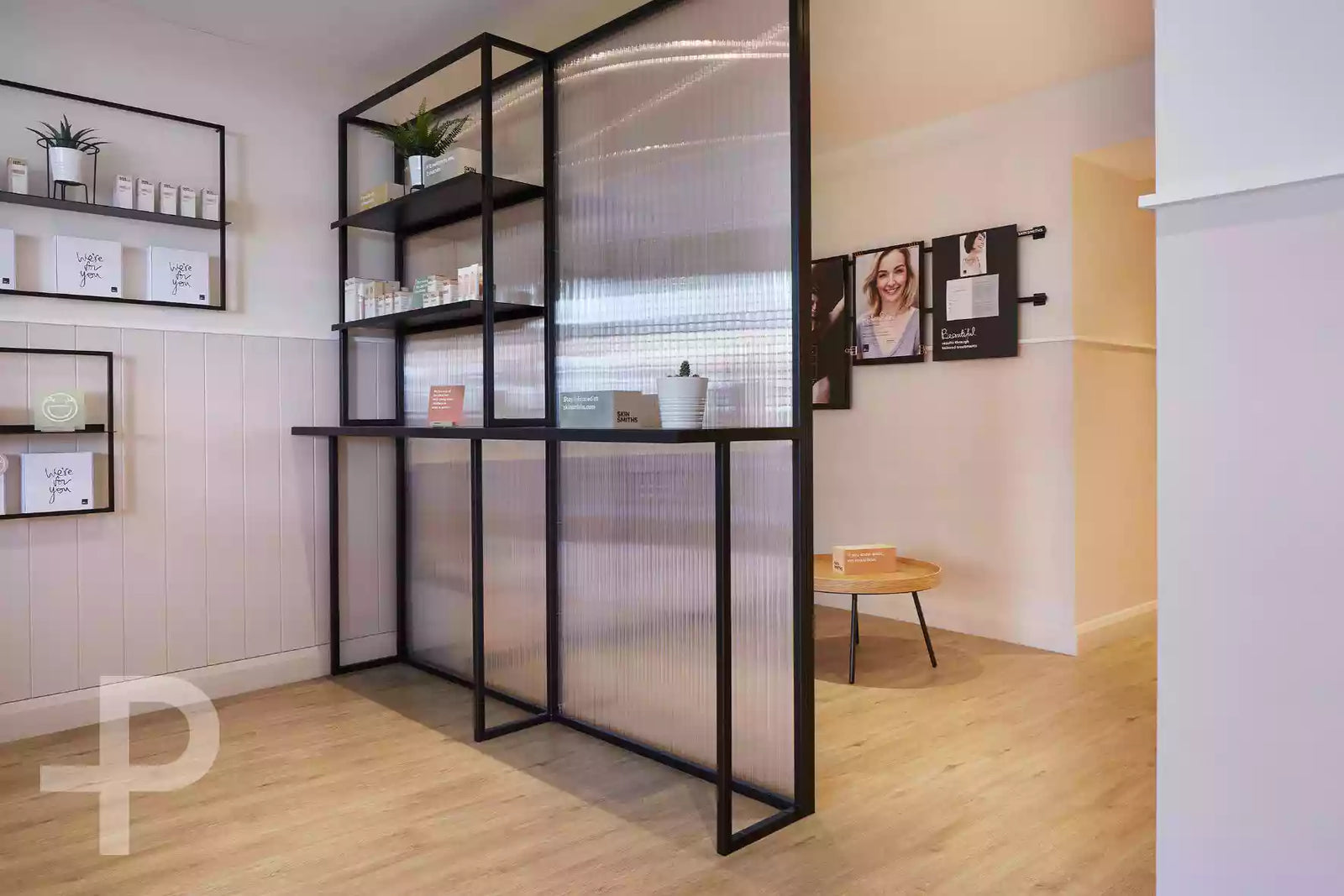 Skinsmiths - Formation Plank