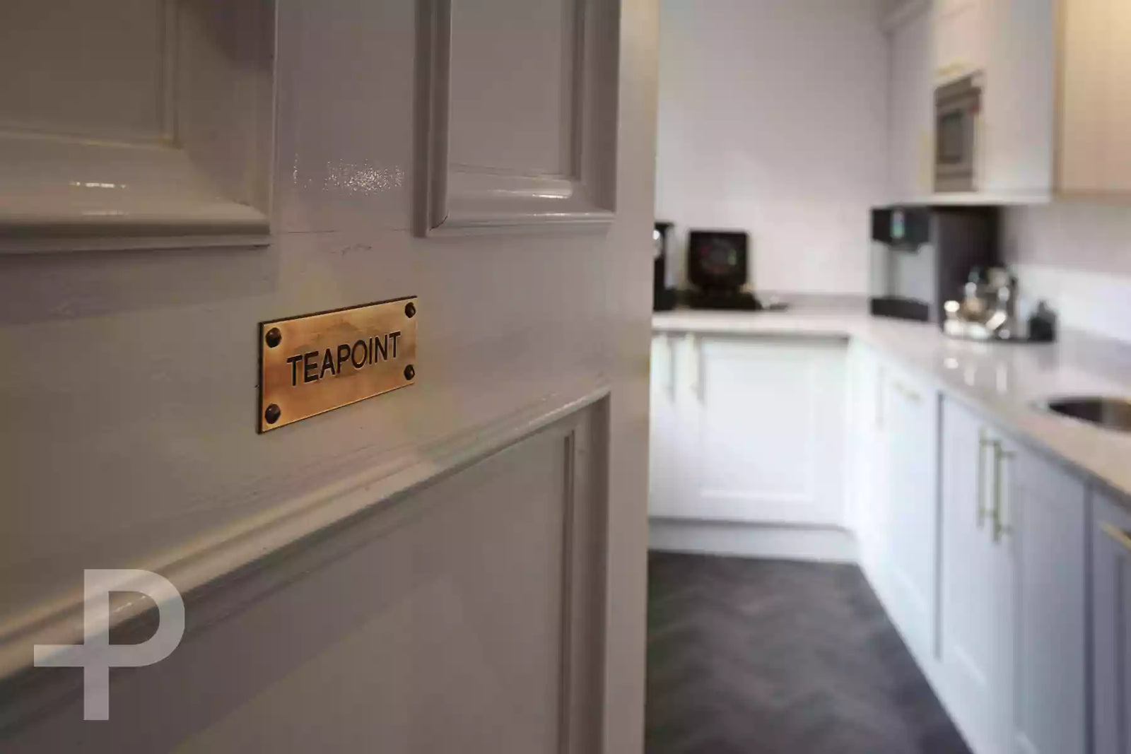 The Argyll Club - Formation Herringbone