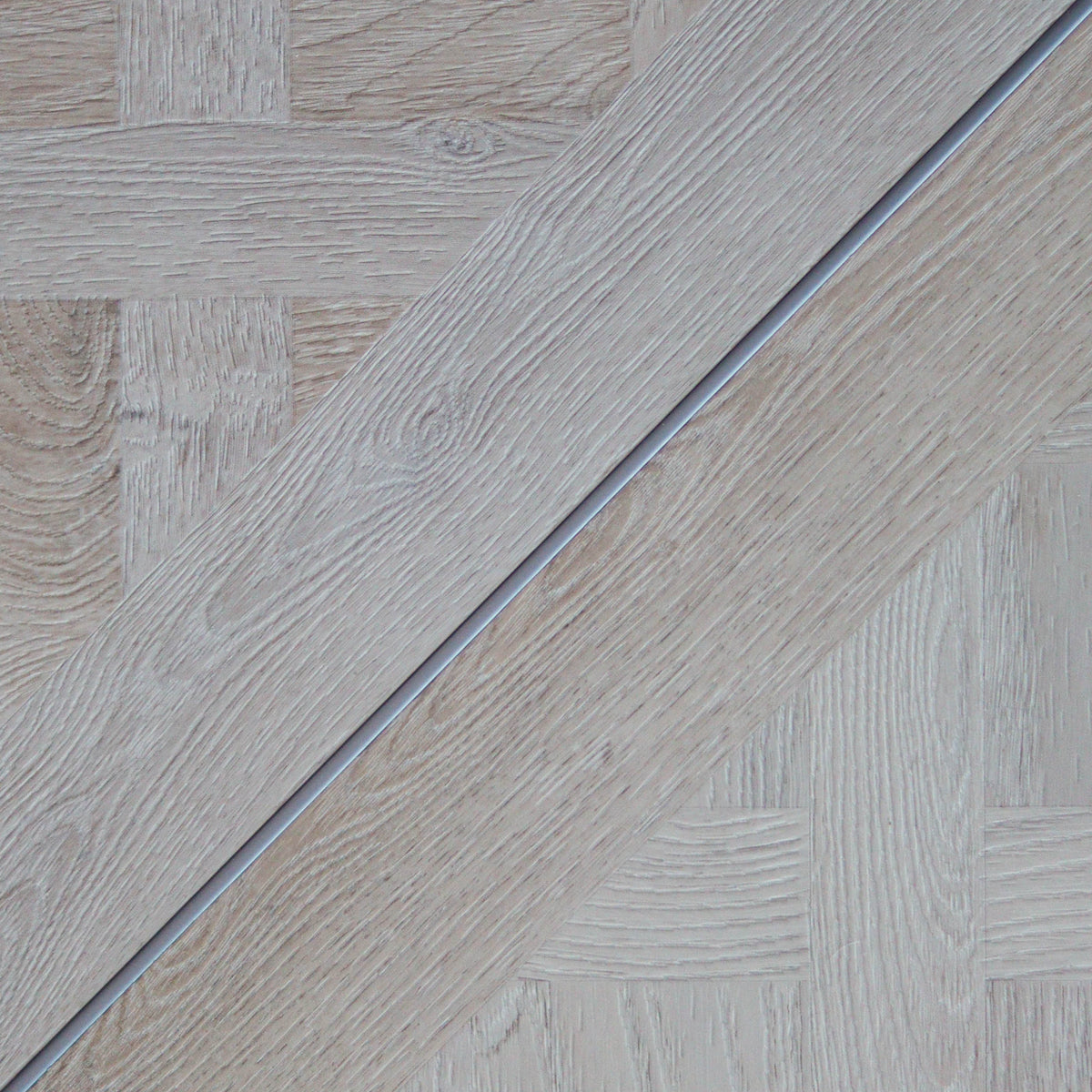 Silver LVT Feature Strip
